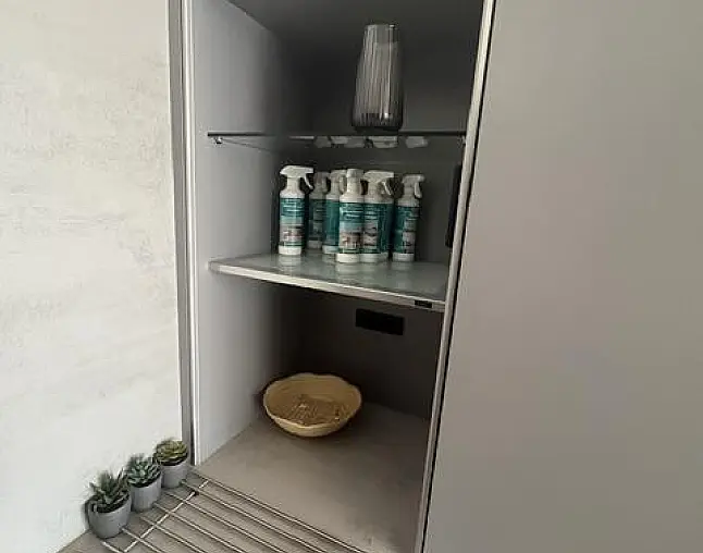 Hauswirtschaftsraum Schüller Achatgrau