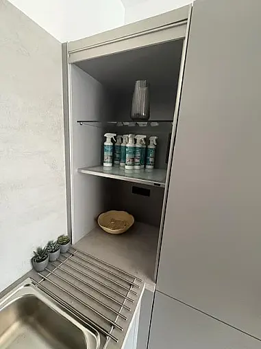 Hauswirtschaftsraum Schüller Achatgrau