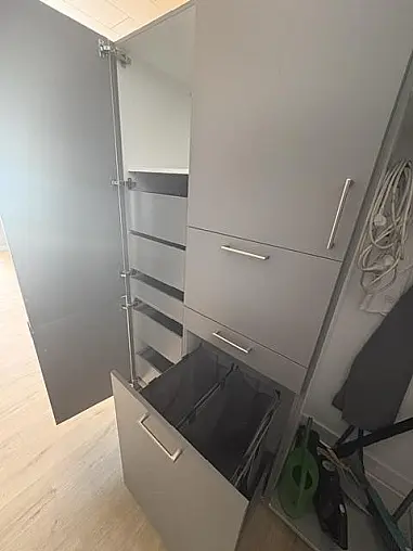 Hauswirtschaftsraum Schüller Achatgrau