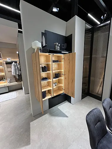 Exklusives Esszimmer inklusive Tisch - 6  Stühle - Hängeschränke und Regalböden inkl. LED-Beleuchtung - Messestück wieder original verpackt