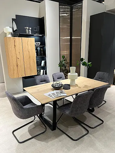 Exklusives Esszimmer inklusive Tisch - 6  Stühle - Hängeschränke und Regalböden inkl. LED-Beleuchtung - Messestück wieder original verpackt