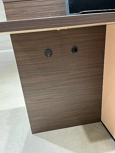 Einzigartige Messeküche / Küchen-Wohnzimmer-Kombination - Lackfront - XL-Schränke - Glas-Hängeschränke- viel LED-Beleuchtung