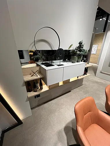 Exklusives Esszimmer inklusive Tisch - 5 drehbare Stühle - Schrankwand mit indirekter LED-Beleuchtung - Messestück wieder original verpackt