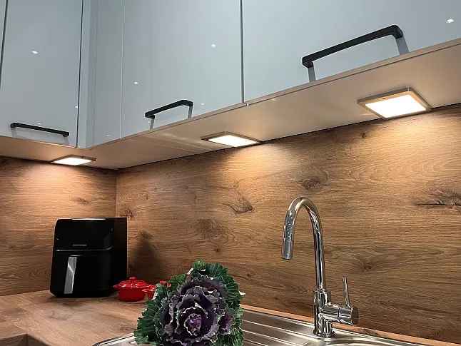 Hochwertige ELEMENTA Küche, Model Ravenna Kristallweiß