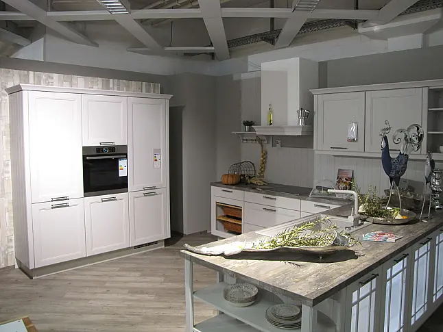 Landhausküche Echtholz lackiert