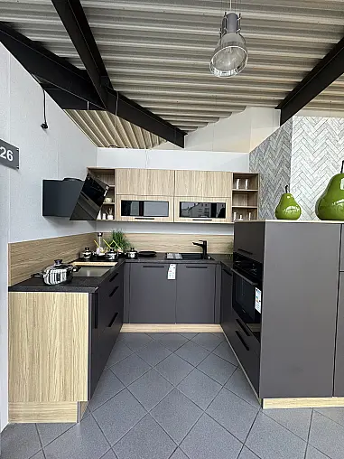 Moderne Küche in Intense Brown und Honey Oak mit Keramik-Arbeitsplatte