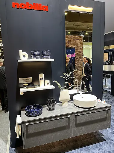 Exklusives Badezimmer / Waschtisch - LED-Borde - LED-Spiegelbeleuchtung