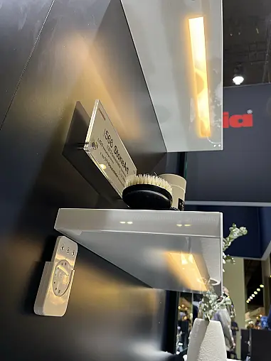 Exklusives Badezimmer / Waschtisch - LED-Borde - LED-Spiegelbeleuchtung