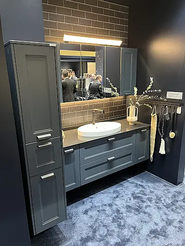 Waschtische Cascada Exklusives Badezimmer / Waschtisch / Alibert / Midi-Schrank - LED-Beleuchtungen