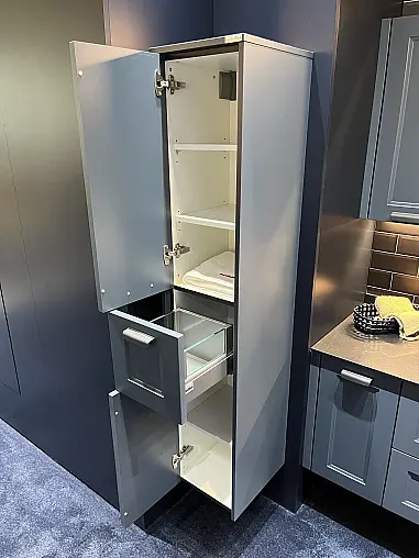 Exklusives Badezimmer / Waschtisch / Alibert / Midi-Schrank - LED-Beleuchtungen - Quarzstein-Platte