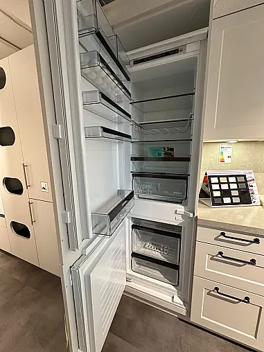 Landhausküche mit Kochinsel