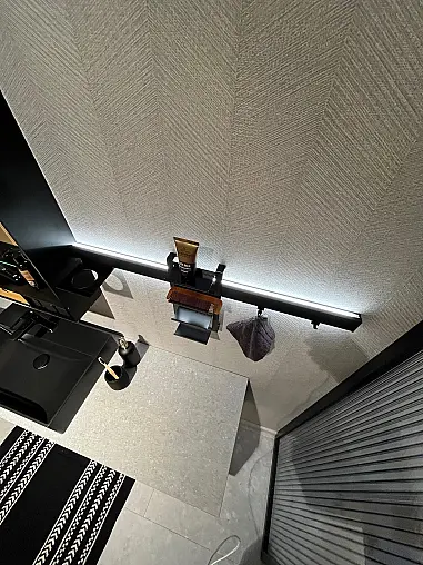 Exklusives Badezimmer - Messestück - viel LED-Beleuchtung - Keramik-Platte - sofort verfügbar