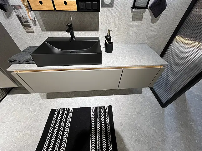 Exklusives Badezimmer - Messestück - viel LED-Beleuchtung - Keramik-Platte - sofort verfügbar