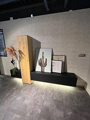 Exklusive Wohnwand / Sideboard / TV-Board - Hochschrank mit Echtholz Furnier- indirekte LED-Beleuchtungen