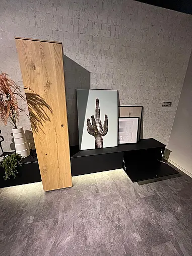 Exklusive Wohnwand / Sideboard / TV-Board - Hochschrank mit Echtholz Furnier- indirekte LED-Beleuchtungen