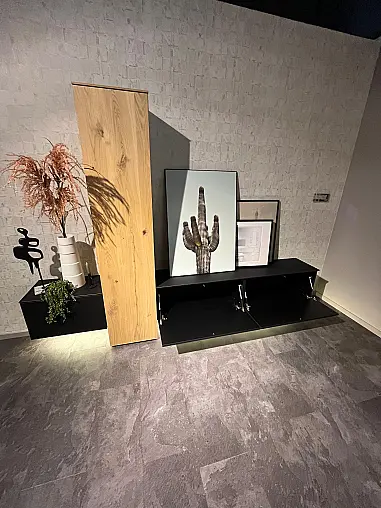 Exklusive Wohnwand / Sideboard / TV-Board - Hochschrank mit Echtholz Furnier- indirekte LED-Beleuchtungen