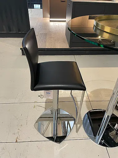 Barhocker in schwarz oder braun