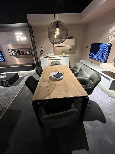 Exklusives Esszimmer - Messestück - Sideboard - Tischgruppe mit 6 Stühlen- indirekte LED-Beleuchtung