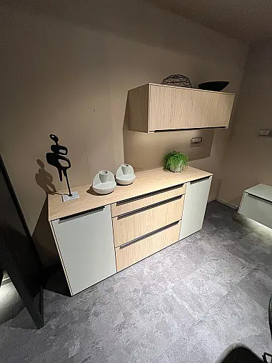 Exklusives Esszimmer - Messestück - Sideboard - Tischgruppe mit 6 Stühlen- indirekte LED-Beleuchtung