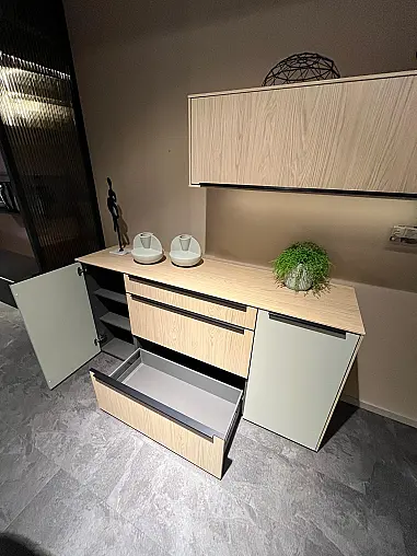 Exklusives Esszimmer - Messestück - Sideboard - Tischgruppe mit 6 Stühlen- indirekte LED-Beleuchtung