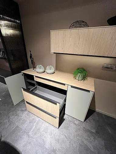 Exklusives Esszimmer - Messestück - Sideboard - Tischgruppe mit 6 Stühlen- indirekte LED-Beleuchtung