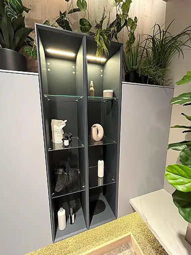 Exklusives Badezimmer - Messestück - Doppel-Waschtisch - zwei Spiegel mit seitlicher Facette - viel LED-Beleuchtung