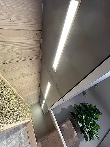 Exklusives Badezimmer - Messestück - Doppel-Waschtisch - zwei Spiegel mit seitlicher Facette - viel LED-Beleuchtung