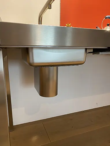 Werkbank mit Kochfeld und Spüle