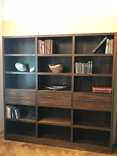 Natur Pur klassischer Schrank Nußbaum furniert