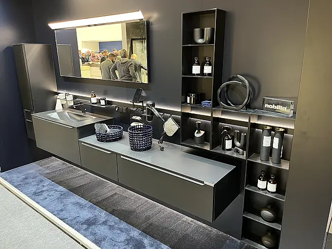 Exklusives Badezimmer - Keramik-Platten - Midischrank - LED-Beleuchtungen - LED-Spiegel