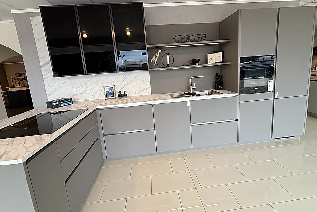 Moderne Systemat Halbinsel in Mattlack Greige