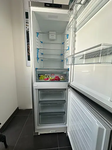 Stand-Kühl-Gefrierkombination