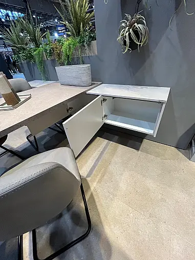 Exklusives Essgruppe  / Besprechungsraum -  tolle Planung mit Sideboard - 4 Stühlen - Messestück