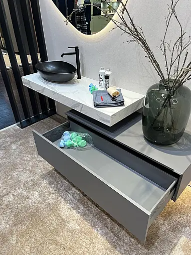 Exklusives Badezimmer / Waschtisch - Messestück - Grifflos - großer Spiegel mit LED-Beleuchtung - wieder original verpackt