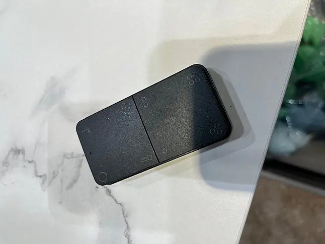 Exklusives Badezimmer / Waschtisch - Messestück - Grifflos - großer Spiegel mit LED-Beleuchtung - wieder original verpackt