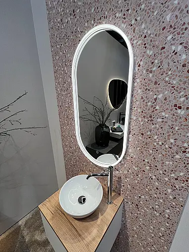 Exklusives Gäste-WC / Waschbecken - für kleines Badezimmer oder Gäste-WC geeignet - Spiegel mit LED-Beleuchtung
