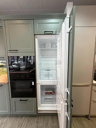 Schöner Landhausstil mit außergewöhnlicher Glas Nischenverkleidung