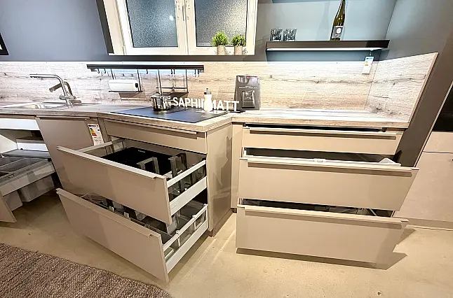 moderne zeitlose L - Küche von Burger Küchen