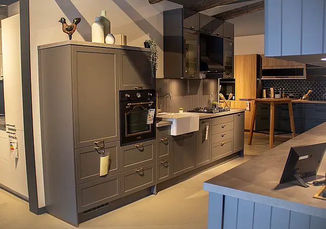 Moderne Landhausküche inkl. Beleuchtung
