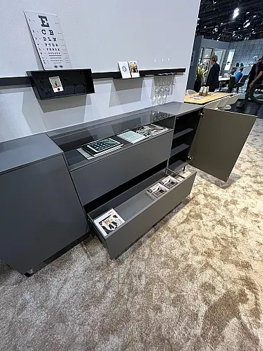 Elegantes zeitloses Sideboard / Mediaboard - tolles Relingsystem mit indirekter LED Beleuchtung - Exklusives Messestück wieder original verpackt