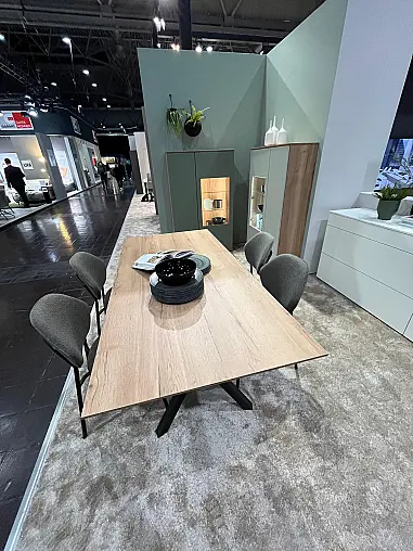 Exklusives Esszimmer - weißes, griffloses Sideboard - Lackfront - Tisch mit 4 Stühlen