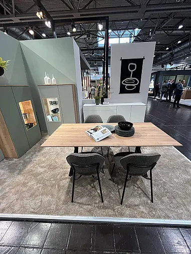 Exklusives Esszimmer - weißes, griffloses Sideboard - Lackfront - Tisch mit 4 Stühlen