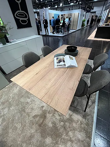 Exklusives Esszimmer - weißes, griffloses Sideboard - Lackfront - Tisch mit 4 Stühlen