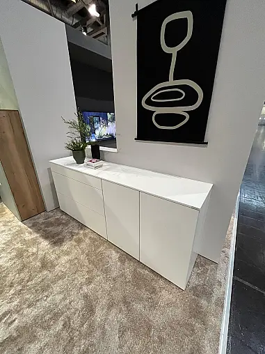 Exklusives Esszimmer - weißes, griffloses Sideboard - Lackfront - Tisch mit 4 Stühlen