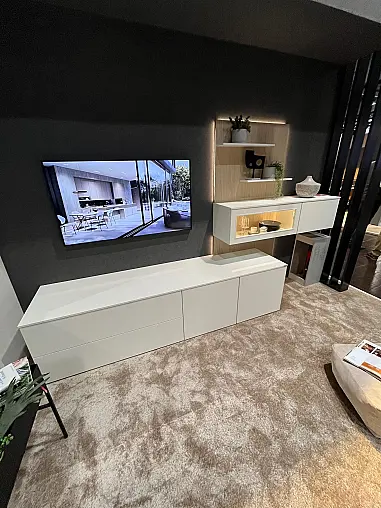 Exklusives Wohnzimmer - Messestück  - Sideboard - zwei Vitrinenschränke - Wandpaneele - viel LED-Beleuchtung