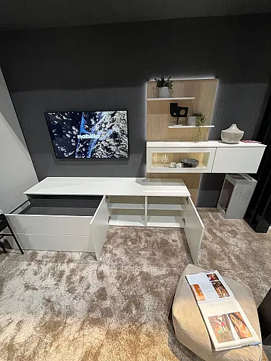 Exklusives Wohnzimmer - Messestück  - Sideboard - zwei Vitrinenschränke - Wandpaneele - viel LED-Beleuchtung