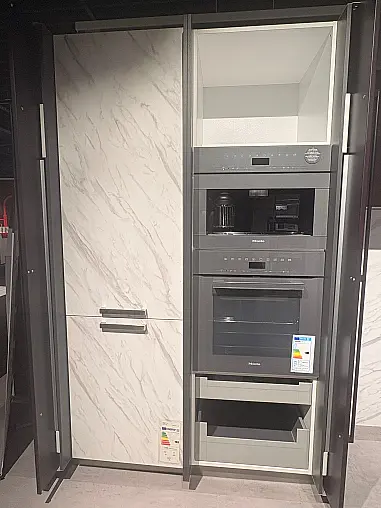 moderne Küche im hochwertigen Design
