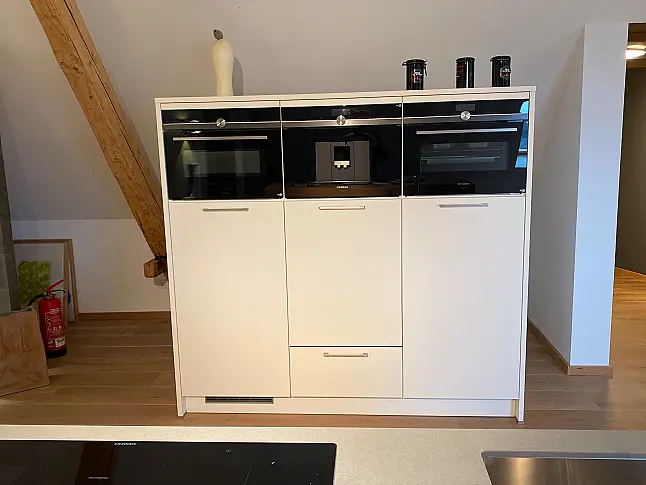 Musterküche Mattlack weiß