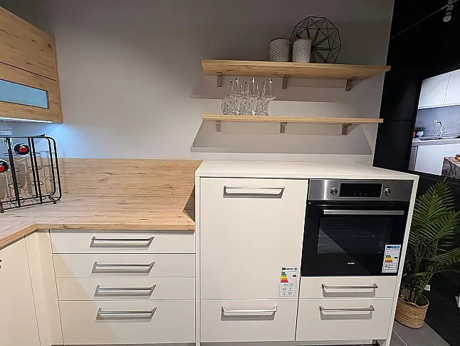 Traumhafte Musterküche in Magnolia softmatt
