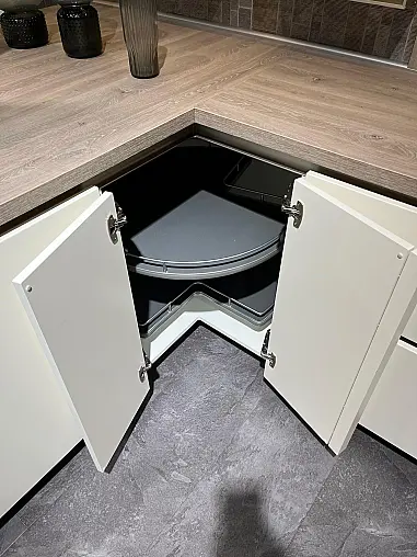 Exklusive Messeküche - viel LED-Beleuchtungen - Sitzgelegenheit - Eiche Bergamo NB und Lack Magnolia matt